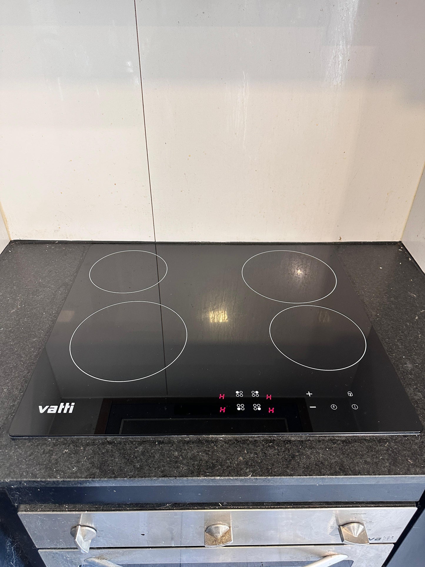 Cambio de Vidrio Vitrocerámico VATTI 4 Platos – Instalación Incluida